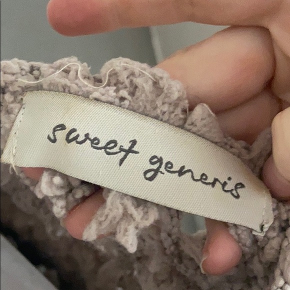 SUPER cute and lush cardigan - Picture 4 of 5